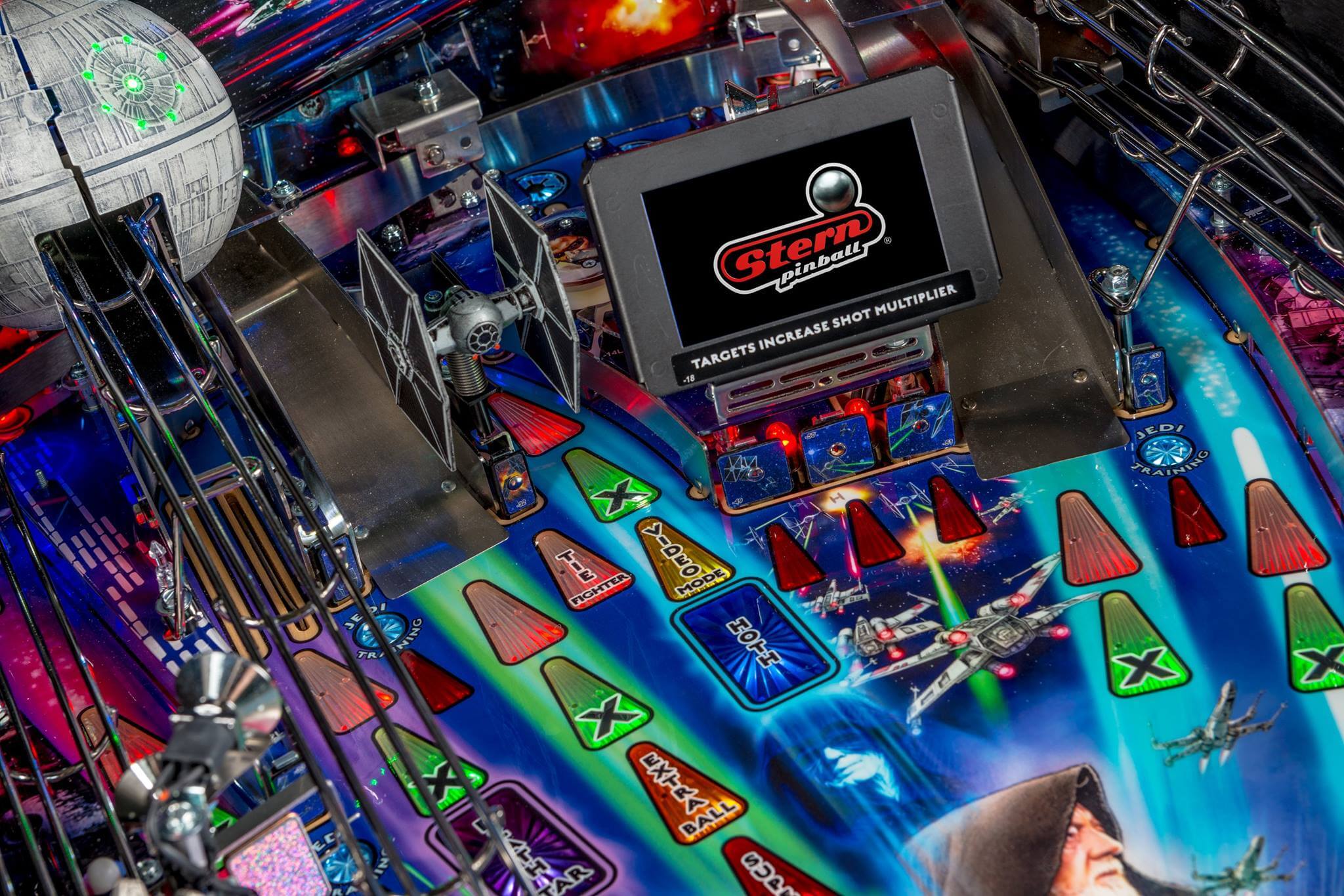Star Wars Premium Comic Art Pinball Machine by Stern - Image 6