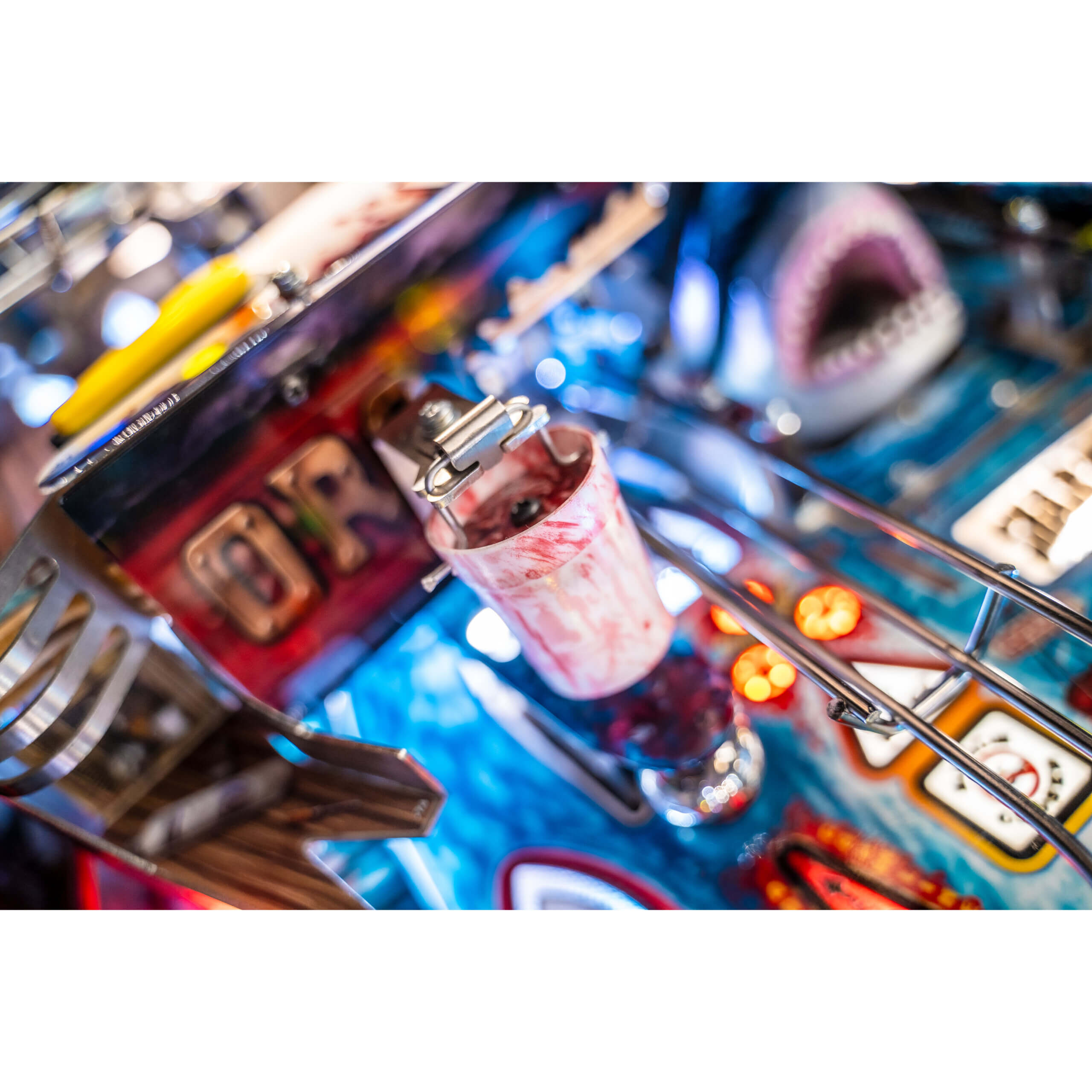 Jaws Premium Pinball Machine by Stern - Image 9